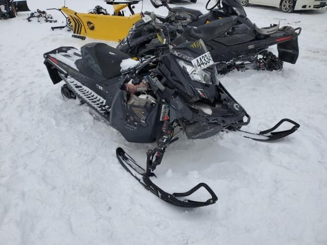 2016 Skidoo 2016 Skidoo Snowbmobil