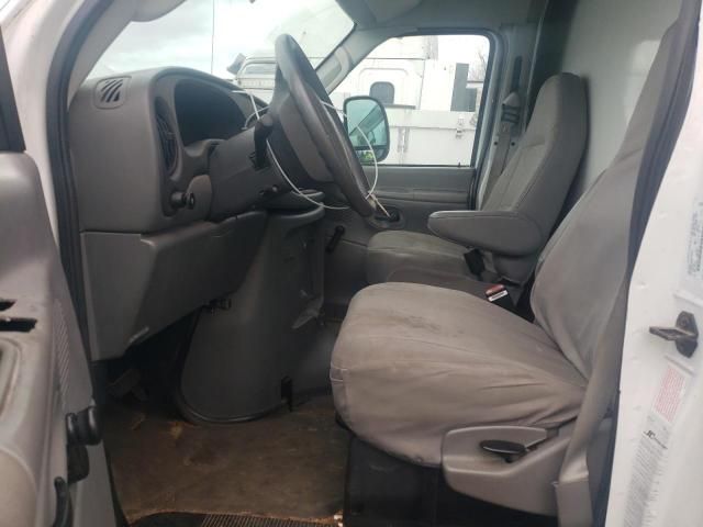2005 Ford Econoline E450 Super Duty Cutaway Van