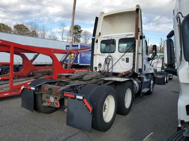 2015 Freightliner Cascadia 125