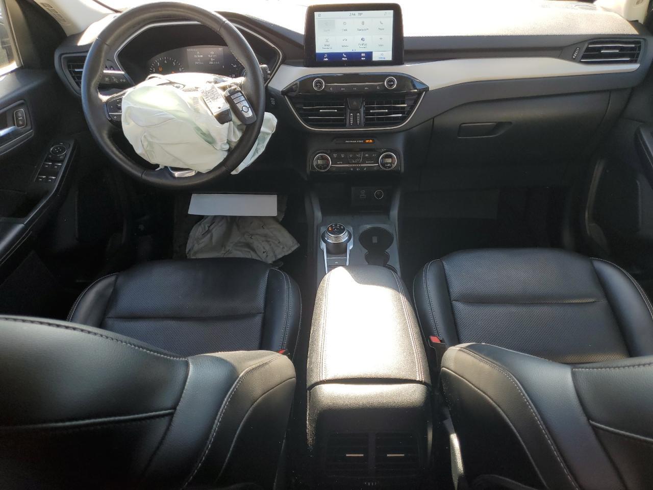 2021 Ford Escape sel
