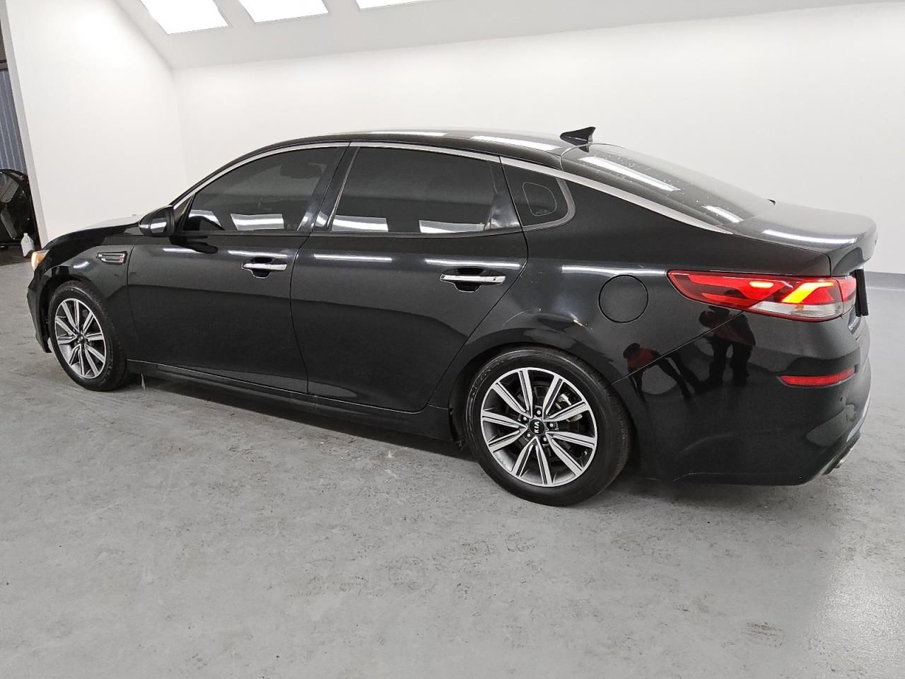 2019 KIA Optima ex