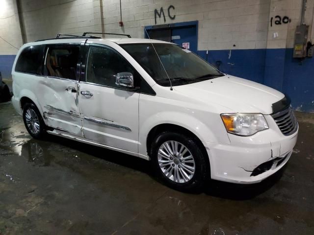 2013 Chrysler Town & Country Touring L