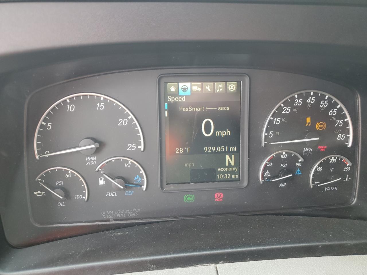 2020 Freigliner Cascadia 126