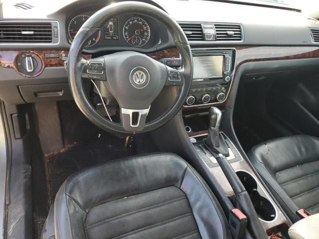 2013 Volkswagen Passat SEL