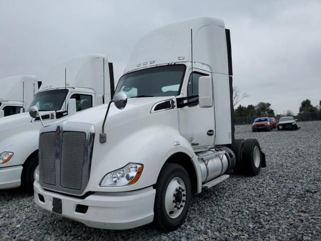 2014 Kenworth Construction T680