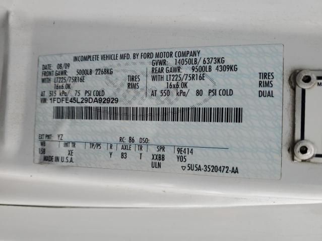 2009 Ford Econoline E450 Super Duty Cutaway Van