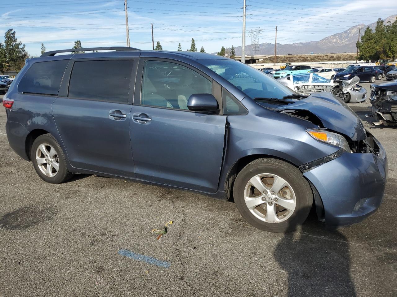 2017 Toyota Sienna le