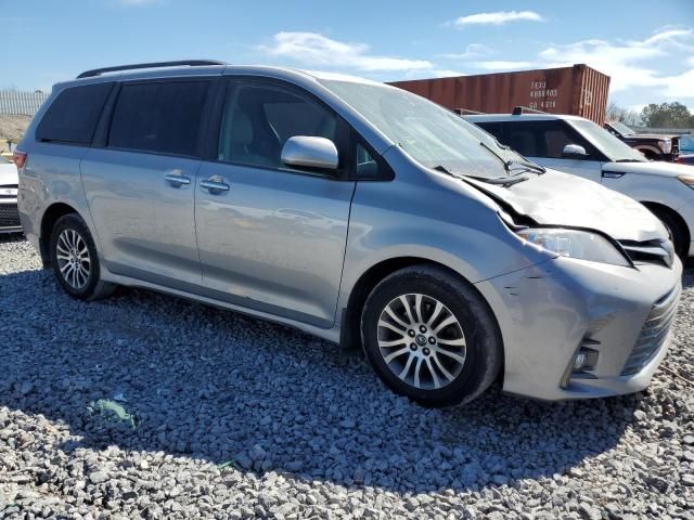 2018 Toyota Sienna XLE