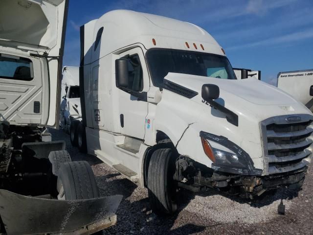 2019 Freightliner Cascadia 126