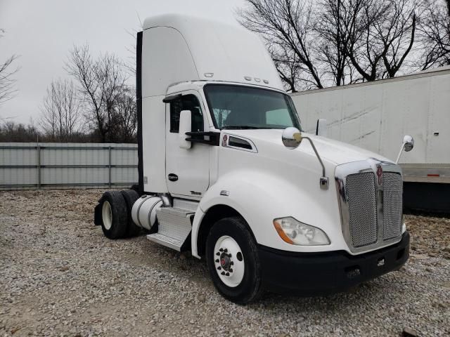 2013 Kenworth Construction T680