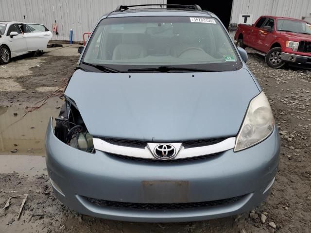 2008 Toyota Sienna XLE