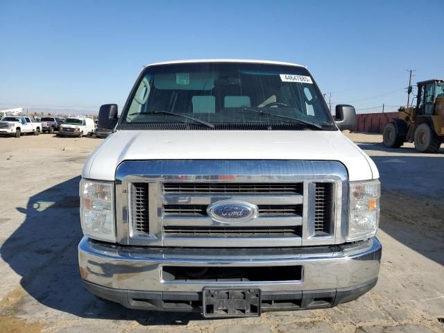 2013 Ford Econoline E350 Super Duty Wagon