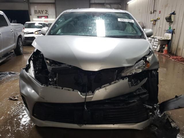 2019 Toyota Sienna LE