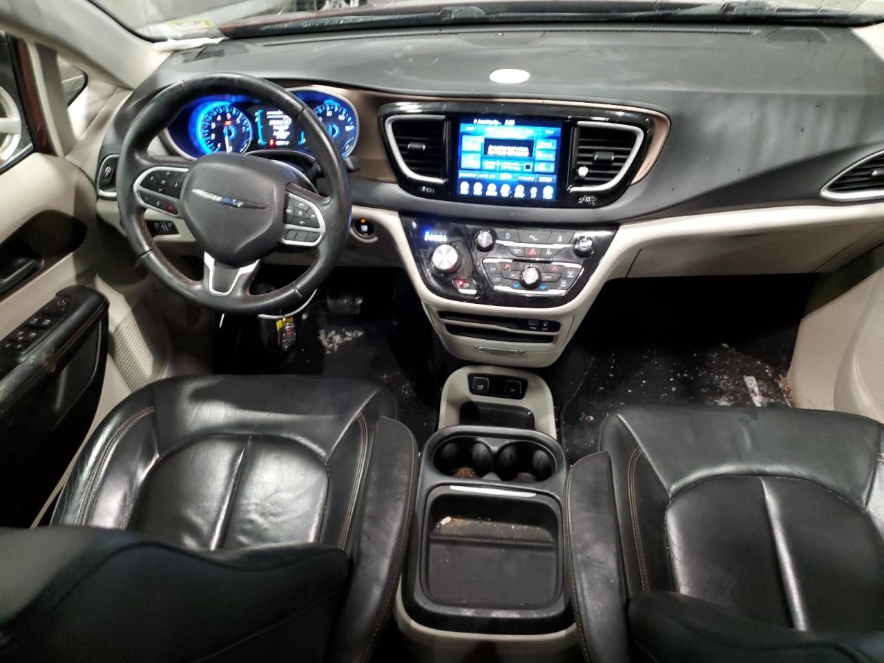 2017 Chrysler Pacifica Touring l