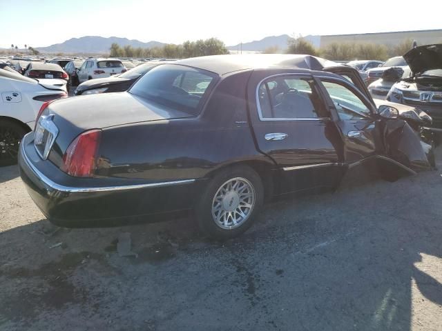 1999 Lincoln Town Car Signature