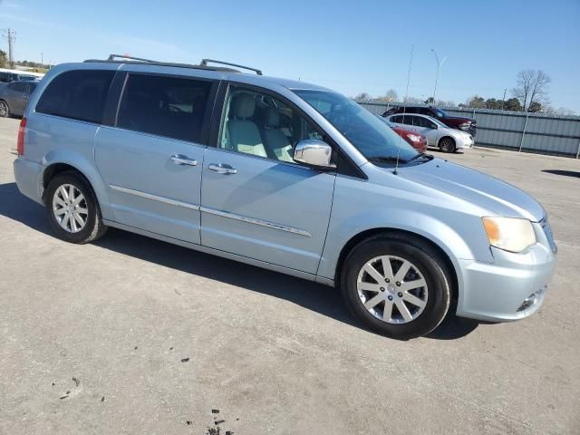 2012 Chrysler Town & Country Touring L