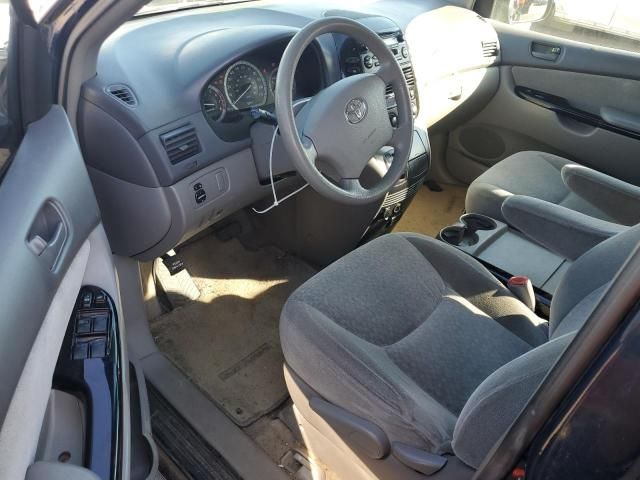 2005 Toyota Sienna CE