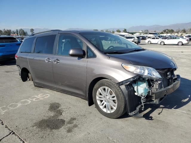 2014 Toyota Sienna XLE