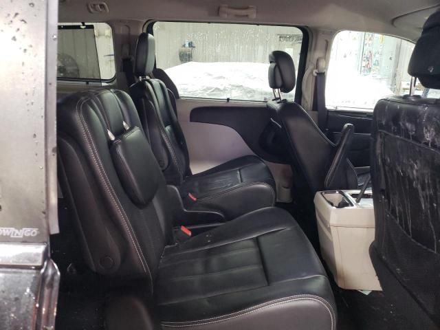 2014 Chrysler Town & Country Touring L