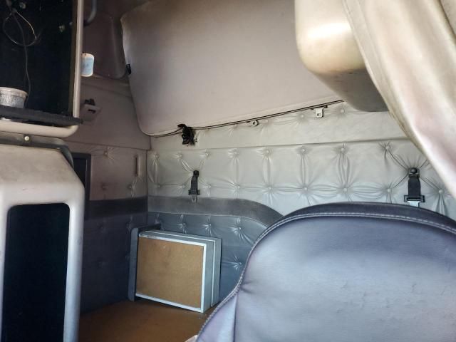 2001 Volvo VN VNL