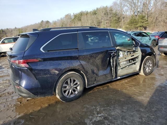 2021 Toyota Sienna XLE