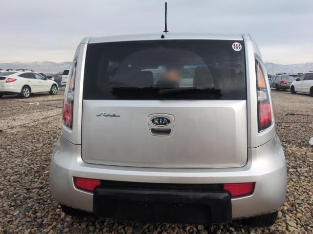 2010 KIA Soul +