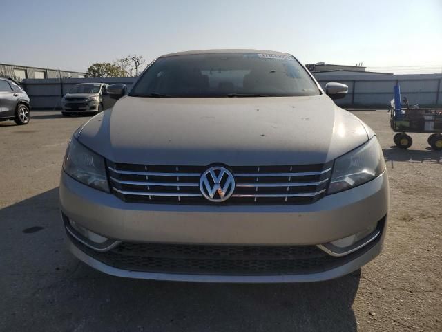 2014 Volkswagen Passat SEL