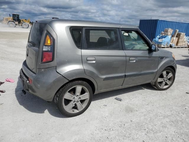 2010 KIA Soul +