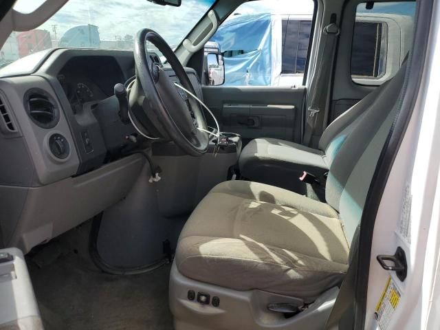 2013 Ford Econoline E350 Super Duty Wagon