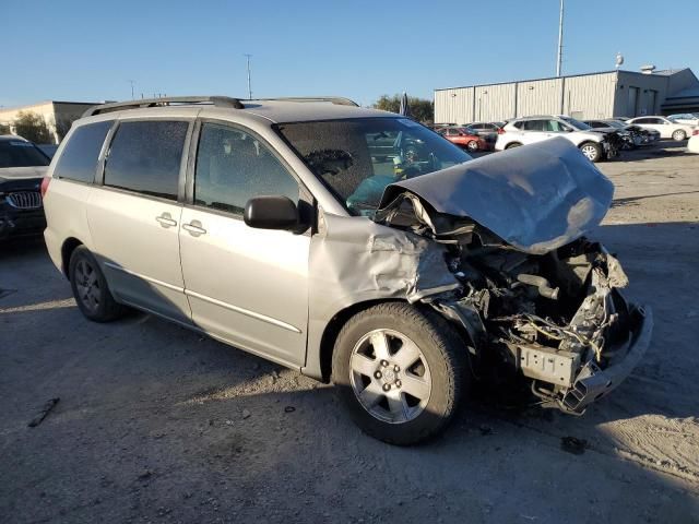 2004 Toyota Sienna CE