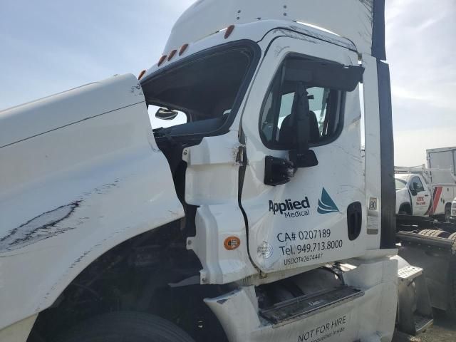 2014 Freightliner Cascadia 125