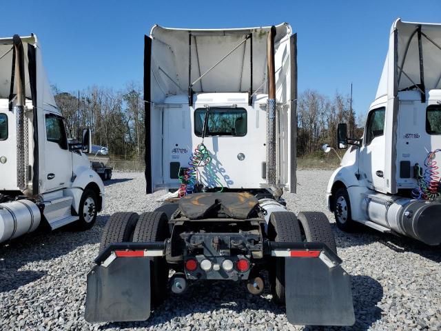 2014 Kenworth Construction T680