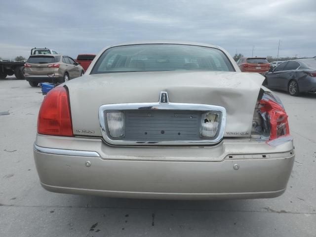 2003 Lincoln Town Car Signature