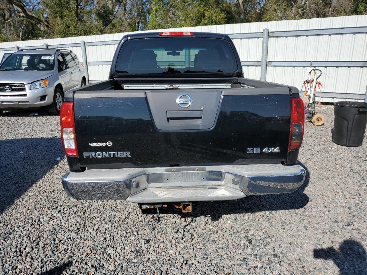 2010 Niss Frontier Crew Cab SE