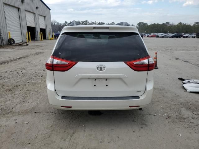 2015 Toyota Sienna XLE