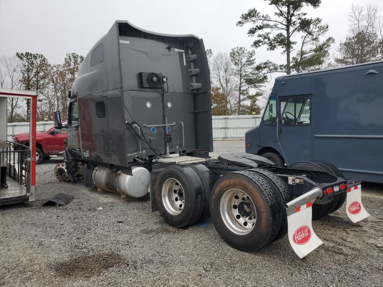 2023 Peterbilt 579 Semi Truck