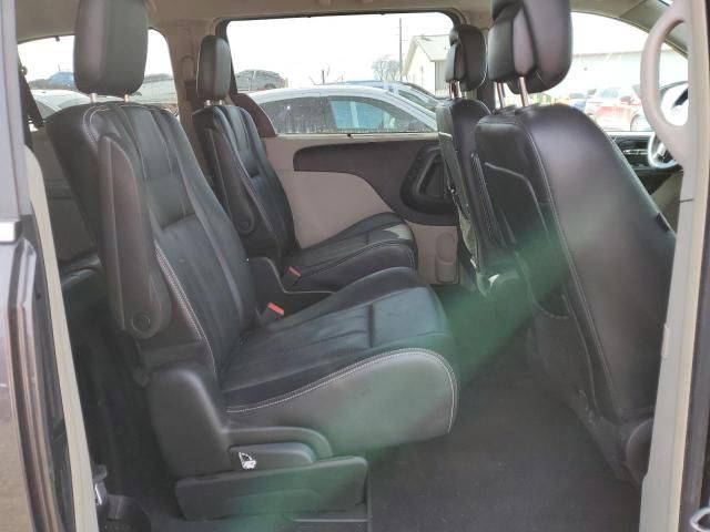 2015 Chrysler Town & Country Touring L