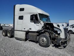 Camiones salvage sin ofertas aún a la venta en subasta: 2024 Volvo VN VNL