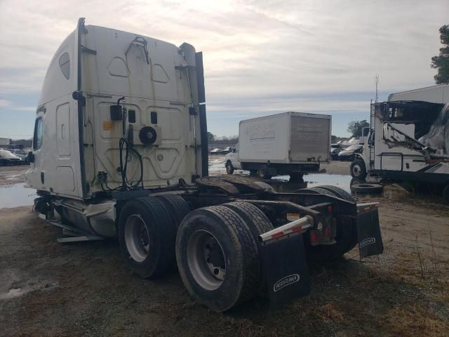 2011 Freightliner Cascadia 125