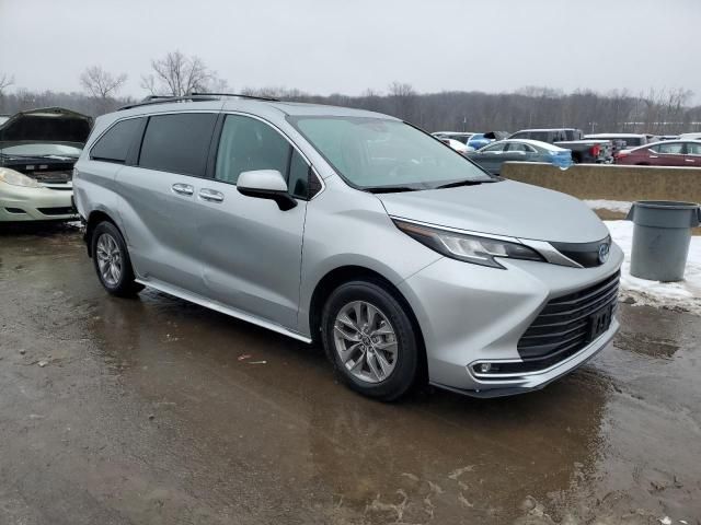 2022 Toyota Sienna XLE