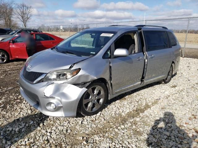 2012 Toyota Sienna Sport