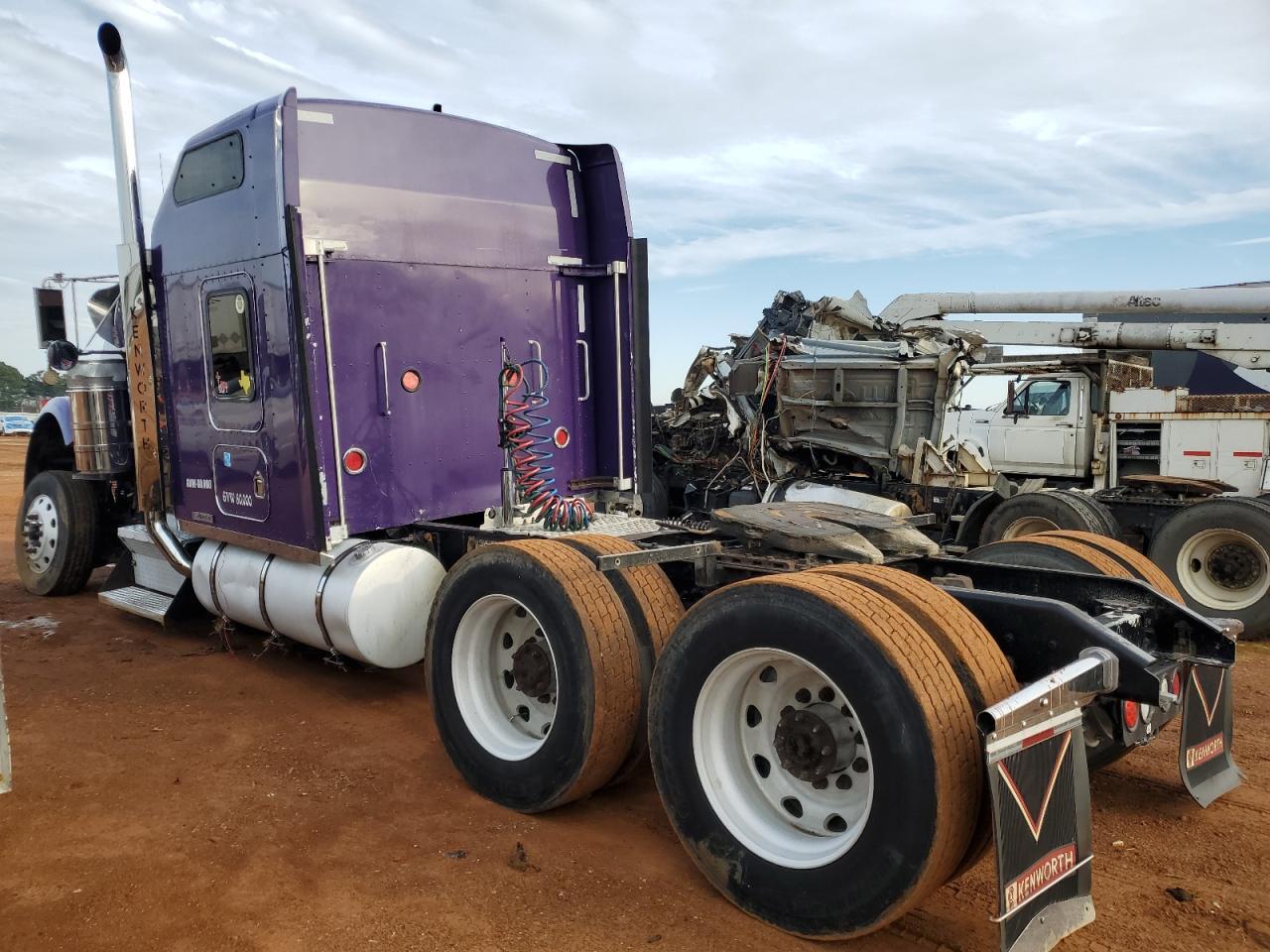 2000 Kenworth W900 Semi Truck