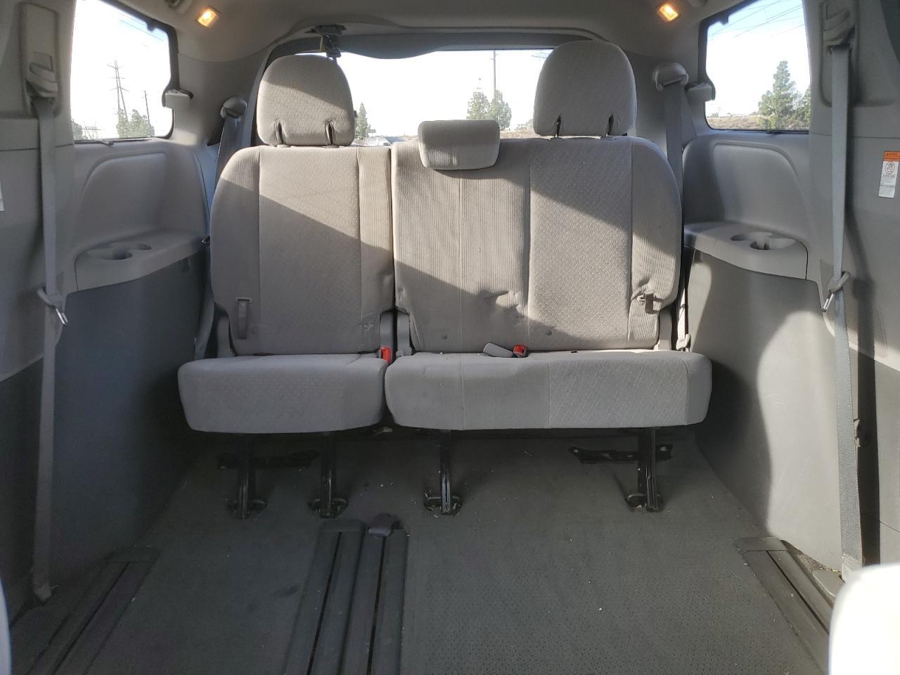 2017 Toyota Sienna le