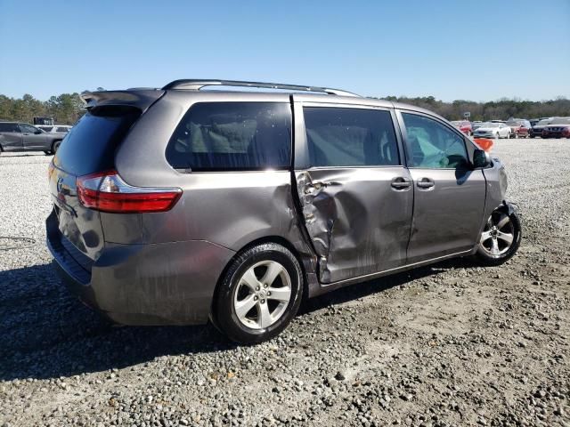 2016 Toyota Sienna LE