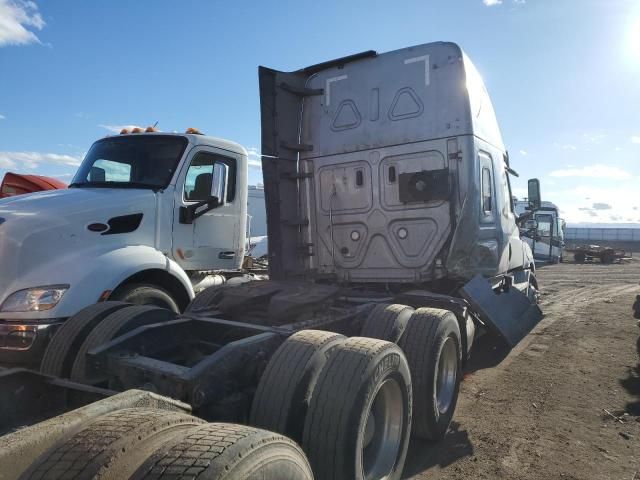 2019 Freightliner Cascadia Semi Truck