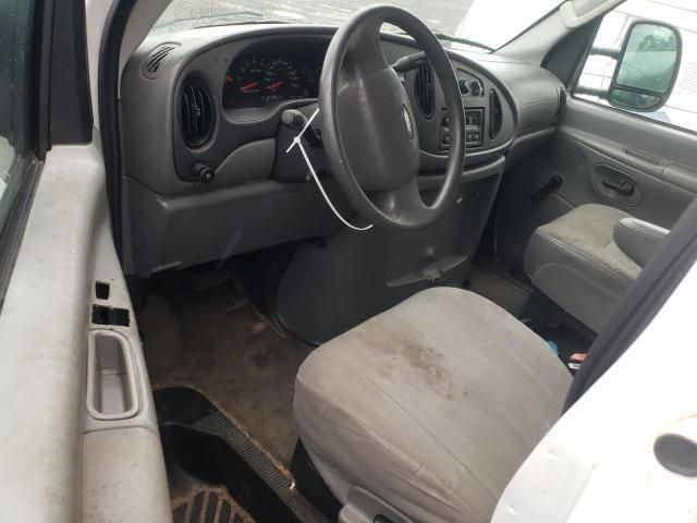 2005 Ford Econoline E450 Super Duty Cutaway Van