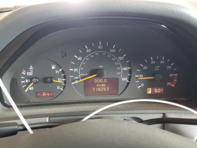 2001 Mercedes-Benz E 320