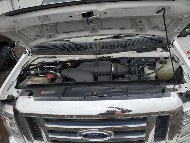 2019 Ford Econoline E450 Super Duty Cutaway Van