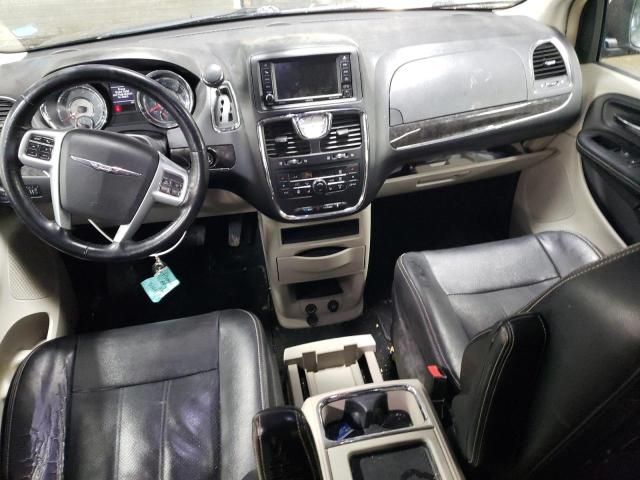 2014 Chrysler Town & Country Touring L