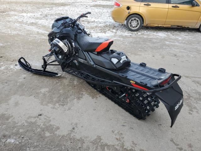 2025 Skidoo 2025 Skidoo MX Z 600